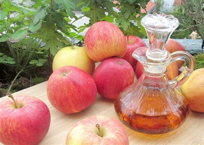 Apples and Jug