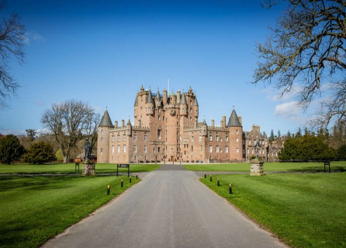 Glamis Castle and Drive